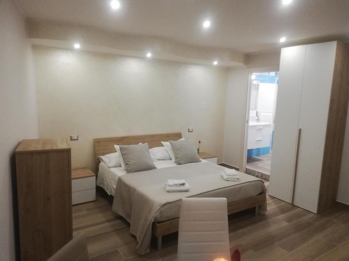 Maremonti Apartments カステッランマーレ・ディ・スタービア エクステリア 写真