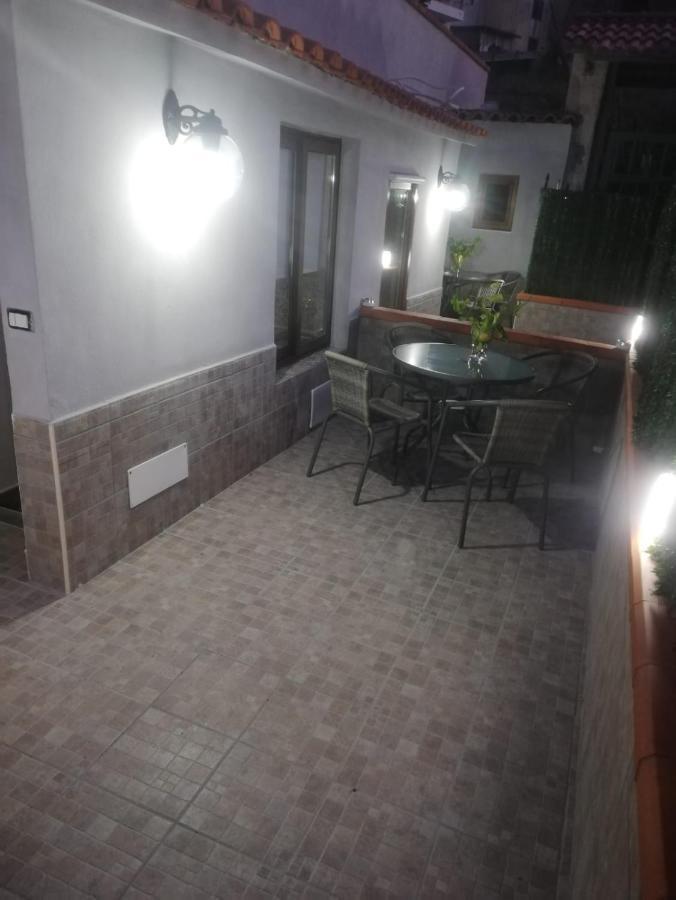 Maremonti Apartments カステッランマーレ・ディ・スタービア エクステリア 写真