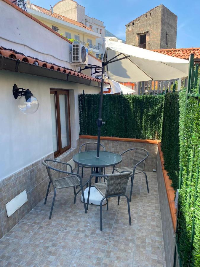 Maremonti Apartments カステッランマーレ・ディ・スタービア エクステリア 写真